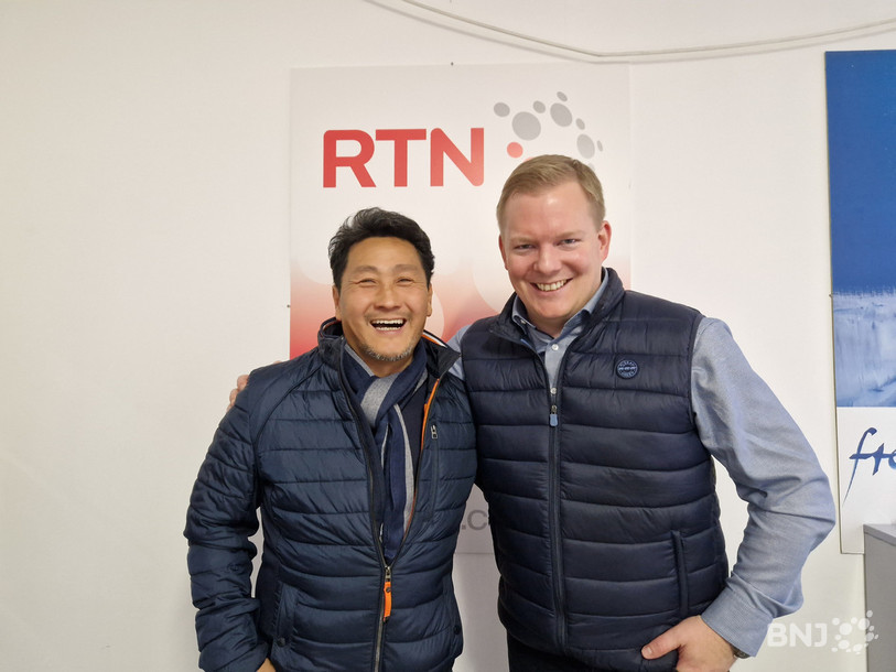 Myung Pahud (à gauche) ancien président du TC Fleurier et nouveau président du TC Val-de-Travers avec Mathieu Erb, ancien président du TC Couvet et nouveau vice-président du TC Val-de-Travers.