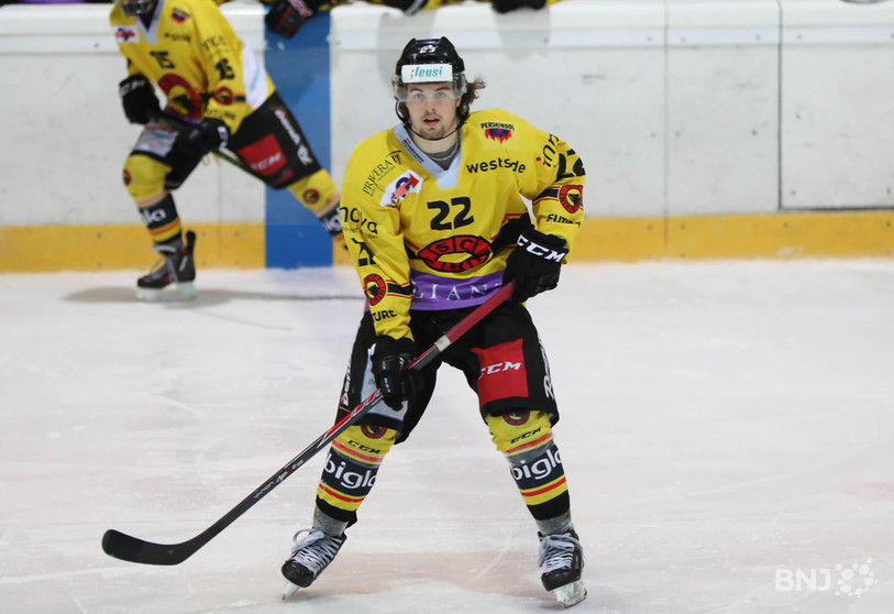 Julien Privet avec le maillot des Juniors Elites A du CP Berne (photo : Mauricette Schnider)