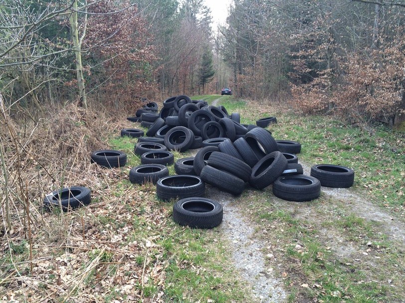 Pneus abandonnés à Kallnach