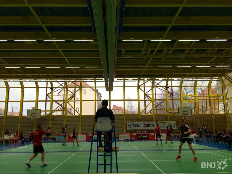Mathias Bonny, à droite, a tout donné lors de son match qui a apporté le point de la victoire.