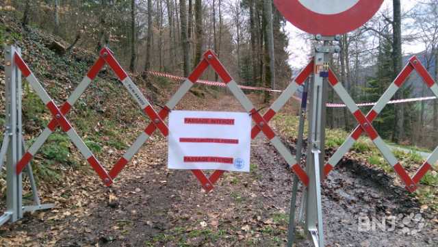L'accès est bloqué pour permettre les travaux