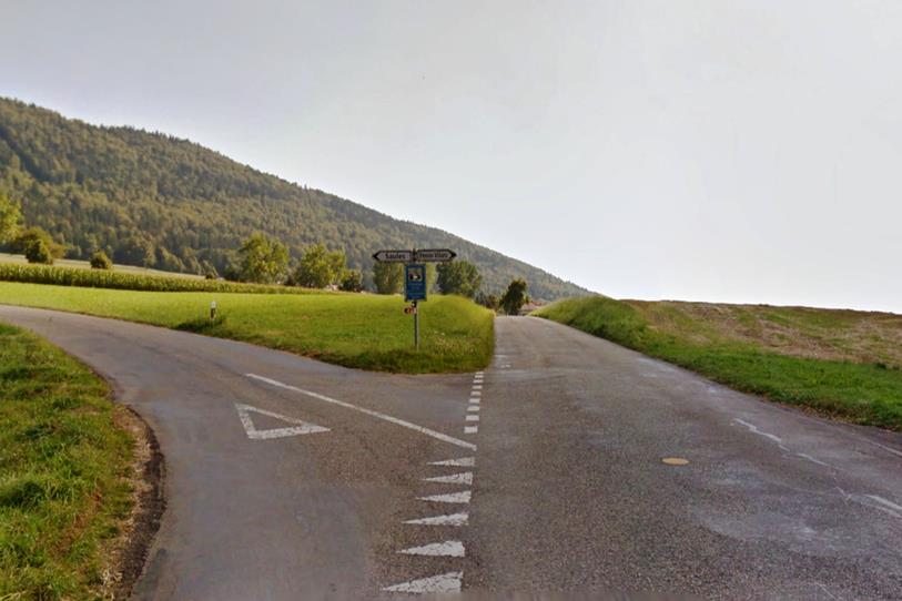 En montant depuis Bayerel, les deux routes seront supprimées au profit d'une seule. Image: google street.