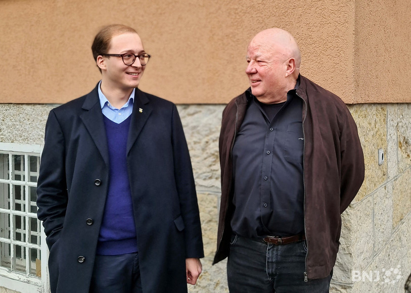 Corentin Jeanneret, nouveau maire de St-Imier, peut compter sur le soutien infaillible de John Buchs, son grand-papa mais aussi ancien maire de la commune.