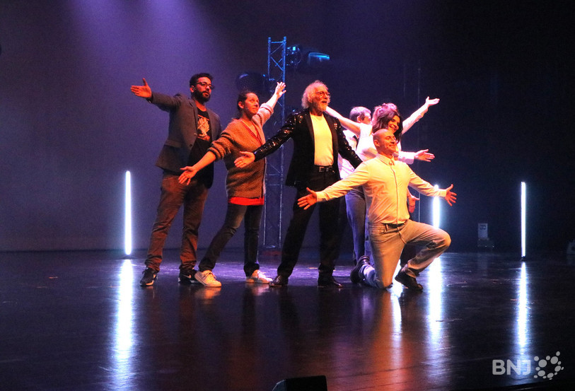 Le spectacle de la Revue neuchâteloise 2022 démarre.