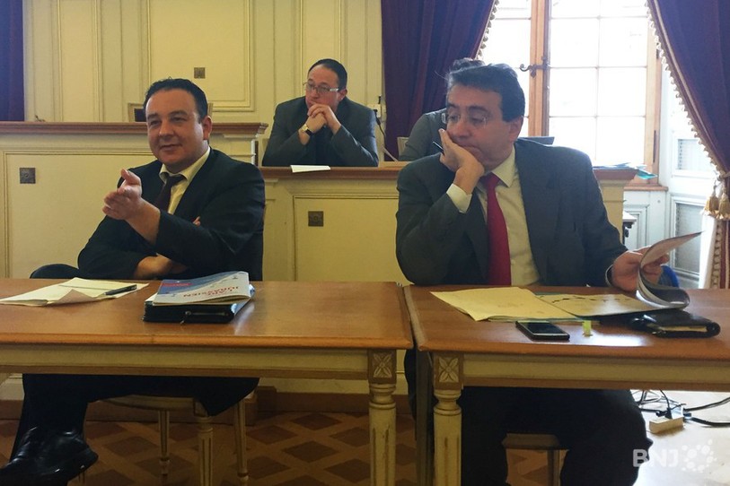 Arcjurassien.ch est présidé par le conseiller d'Etat neuchâtelois Jean-Nathanaël Karakash, ici aux côtés de son homologue vaudois Pascal Broulis.