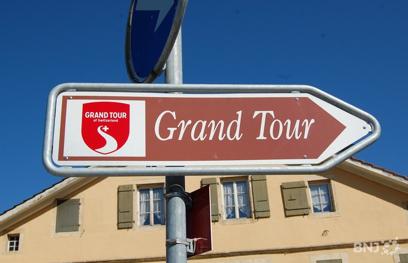 Un des nombreux panneaux signalant le Grand Tour.