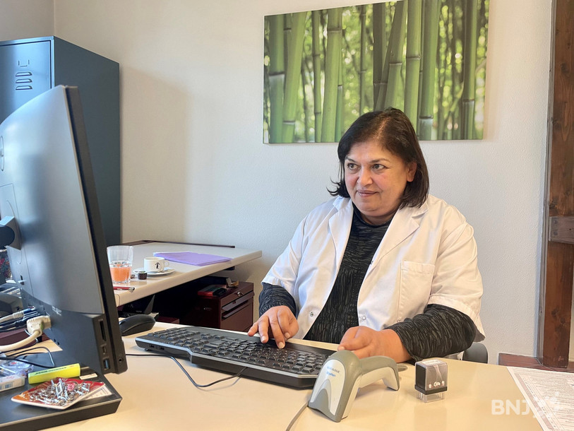 Amira Sarraj, directrice du centre de transfusion CRS Neuchâtel-Jura, reconnait que les différents cantons collaborent souvent en matière de dons du sang.