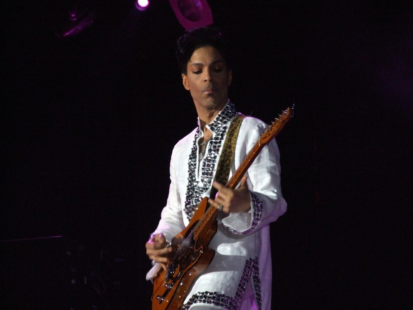 Le chanteur s'est éteint à son domicile à l'âge de 57 ans. (source: wikipedia).
