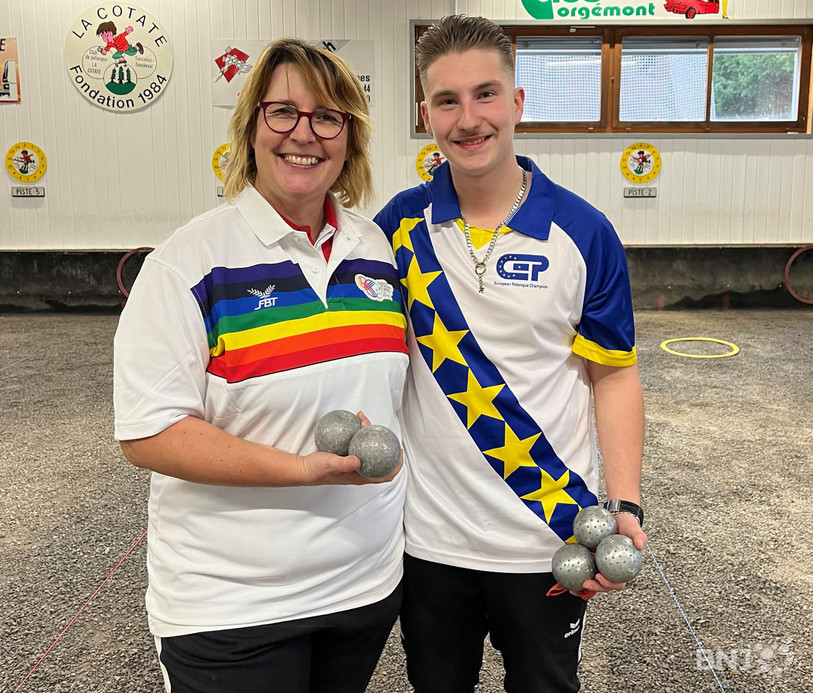 Sylviane Métairon, championne du monde et Adriano Dos Santos Silva, champion d'Europe étaient présents à Sonceboz.