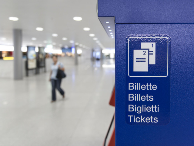 Passage obligatoire à l'automate au risque d'être bientôt fiché