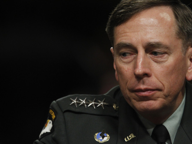 Le FBI recommande des poursuites contre l'ancien chef de la CIA