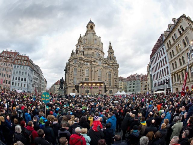 Grande manifestation contre le mouvement anti-islam Pegida à Dresde
