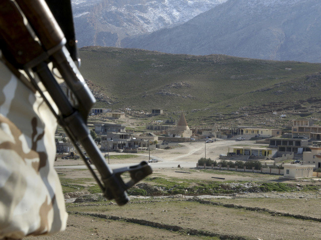 Un charnier contenant 16 corps découvert dans le nord de l'Irak