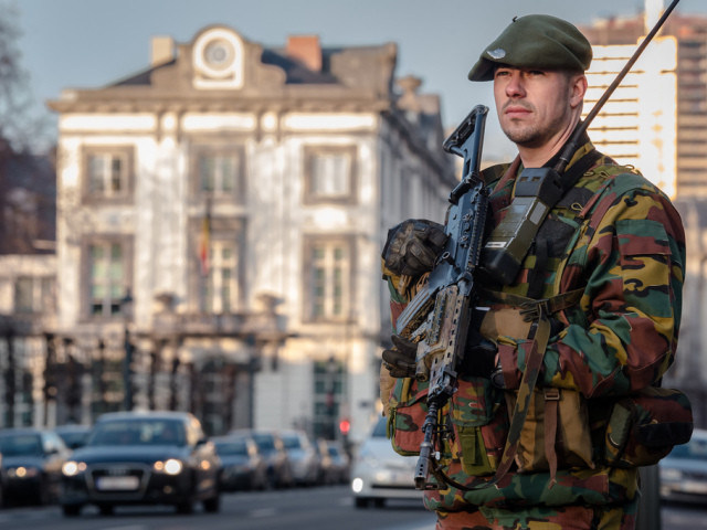 La police traque le cerveau des attentats déjoués en Belgique