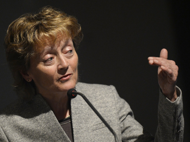 Franc fort: Widmer-Schlumpf prête à discuter de baisses d'impôts