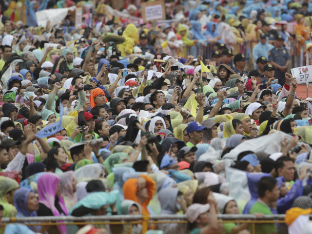 Foule immense pour une messe du souverain pontife à Manille