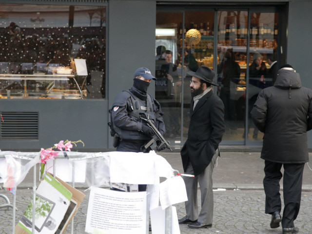 Quatre personnes mises en examen dans l'entourage de Coulibaly