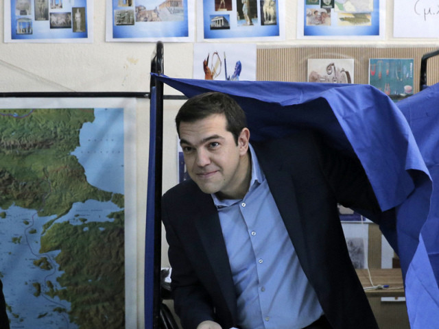 Les Grecs aux urnes pour des législatives historiques