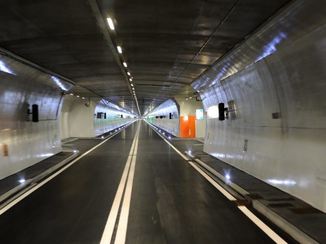Transjurane: dernier tunnel de l'A16 percé