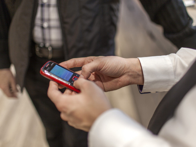 Vers une ligne téléphonique anti-radicalisation en Suisse