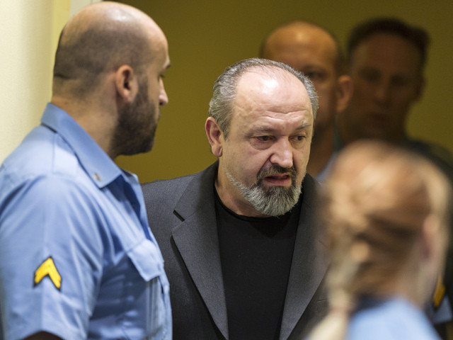 Prison à vie pour deux ex-colonels après le massacre de Srebrenica