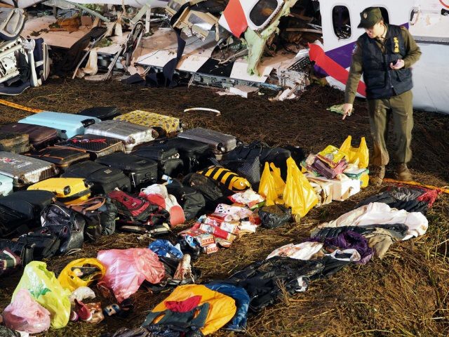 Le bilan de l'accident d'avion à Taïwan s'alourdit à 31 morts