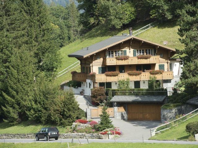 Le chalet de Johnny Hallyday à Gstaad est à vendre