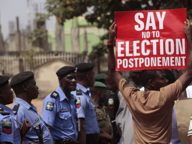 Présidentielle et parlementaire nigérianes reportées au 28 mars