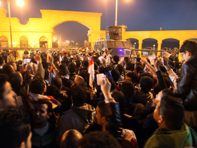 Violences avant un match de football au Caire: 22 morts