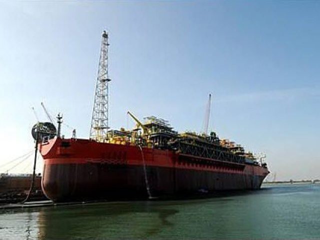 Explosion sur une plate-forme pétrolière: trois morts, six disparus