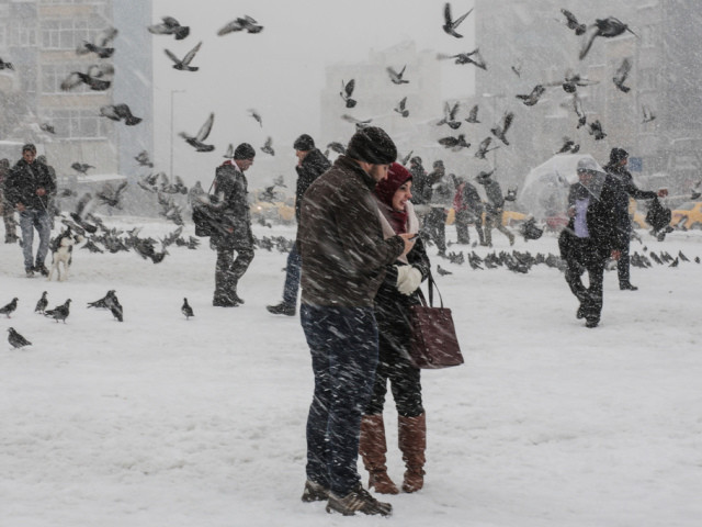 Les aéroports d'Istanbul encore très perturbés par la neige