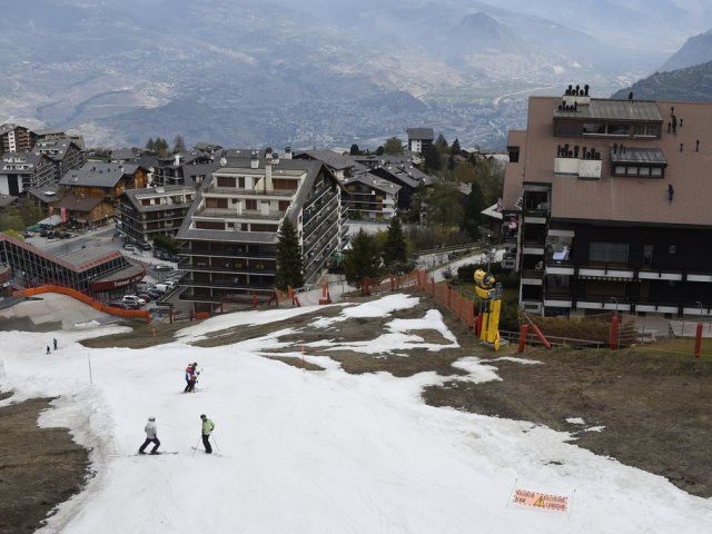 Chaque année, 87'000 sportifs se blessent sur les pistes suisses