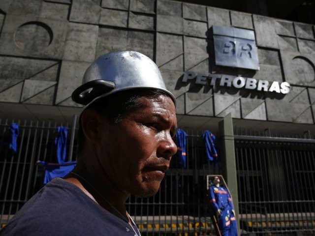 Petrobras vendra 13,7 milliards de dollars d'actifs en 2015-2016