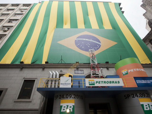 Enquête au Brésil sur 54 suspects pour corruption dans Petrobras