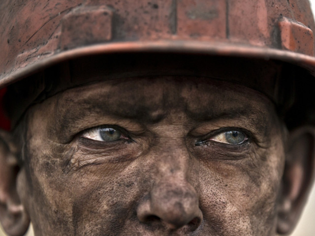 Ukraine: journée de deuil en hommage aux 33 mineurs tués dans l'Est