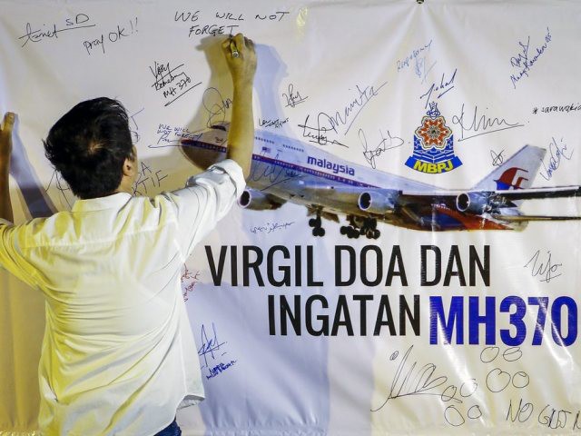 Un an après la disparition du vol MH370, le mystère reste entier