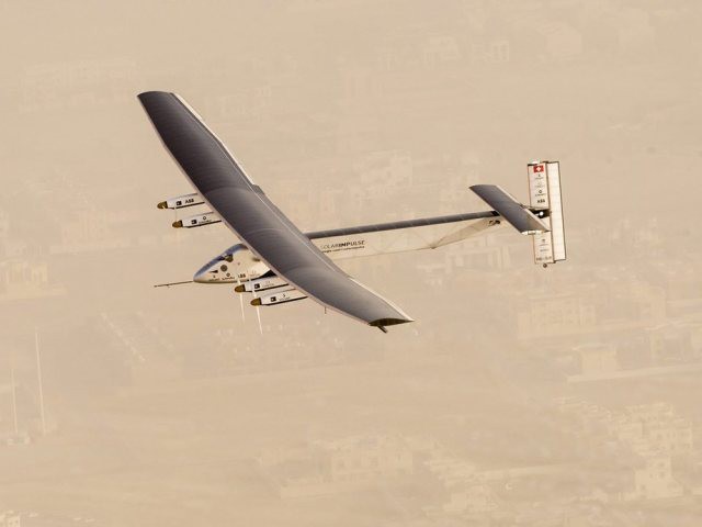 Solar Impulse s'envole pour l'Inde, 2e étape de son tour du monde