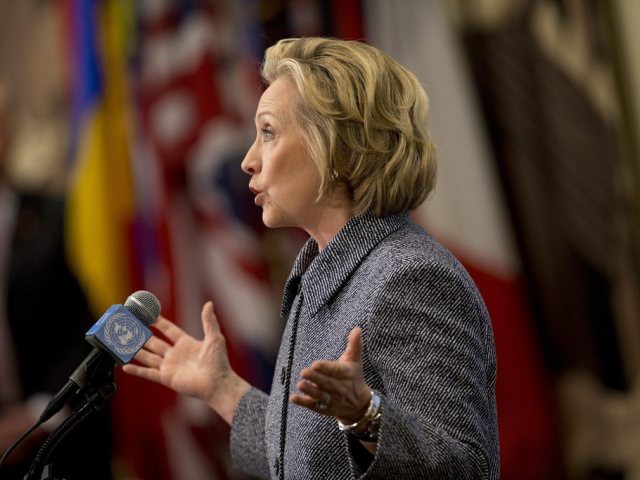 Hillary Clinton regrette de ne pas avoir utilisé un email officiel
