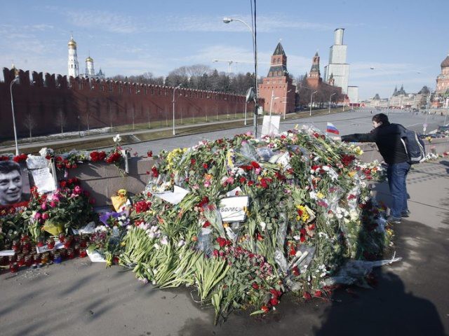 Nemtsov: le suspect a avoué mais manifestement sous la torture