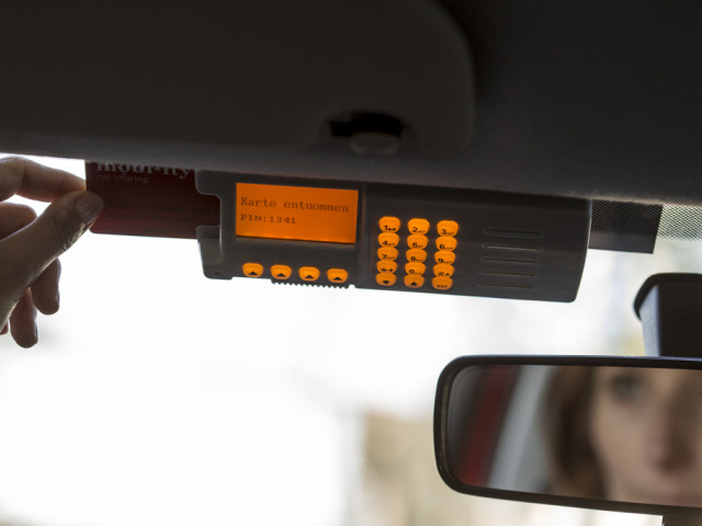 Attention aux escroqueries aux rétroviseurs sur les parkings