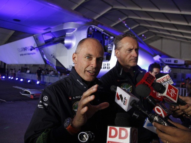 Le décollage de Solar Impulse 2 repoussé à mardi