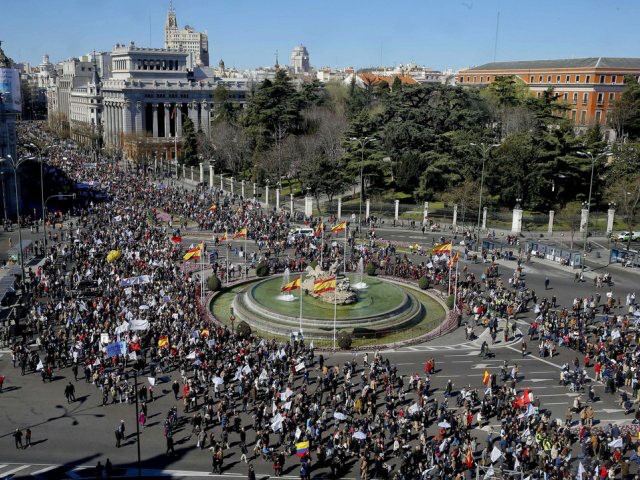 Les militants anti-avortement ont défilé samedi à Madrid