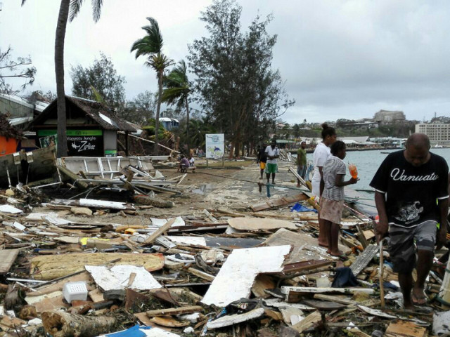 L'aide commence à arriver au Vanuatu dévasté par le cyclone Pam