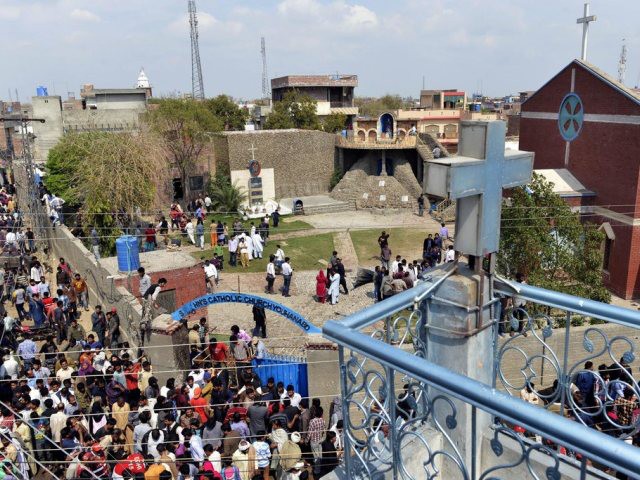 Deux attentats meurtriers contre des églises chrétiennes à Lahore