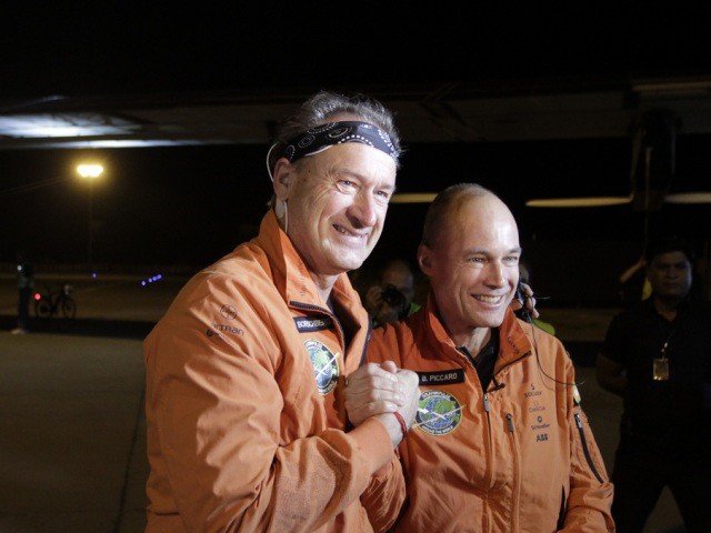 Solar Impulse 2 a amorcé son survol de l'Inde