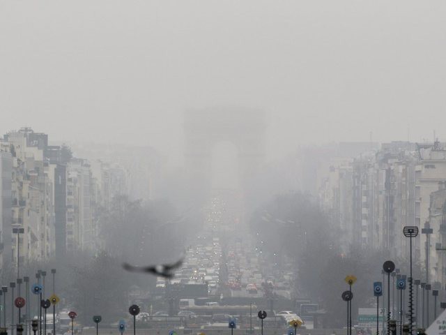 Circulation alternée et gratuité des transports lundi à Paris