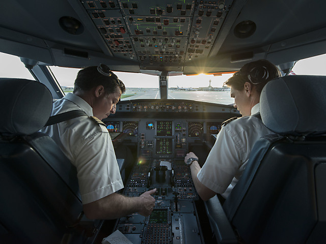 Swiss et Edelweiss imposent une double présence dans le cockpit