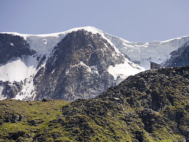 Un Britannique de 30 ans meurt dans une avalanche au Mont Vélan