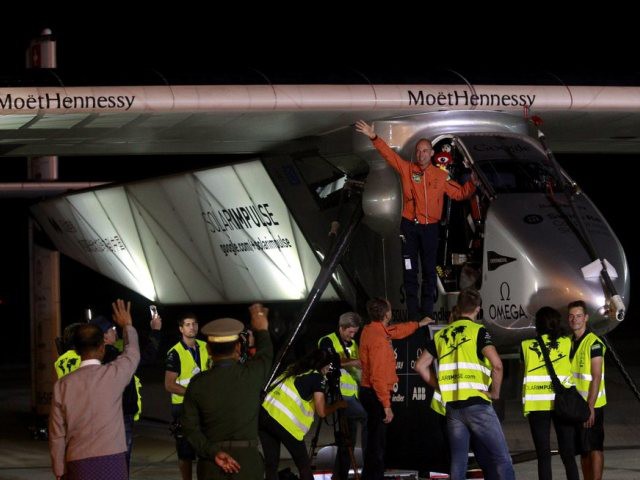 Solar Impulse 2 boucle sa cinquième étape et atteint la Chine