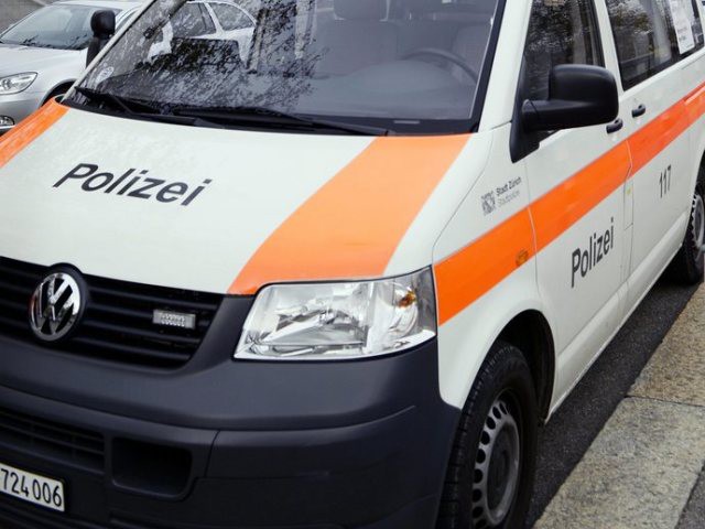 Un jeune homme de 19 ans tue son père et se rend à la police